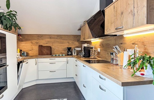 Oeblarn Apartment | Beautiful apartment for 5 people with WIFI, TV, balcony, pets allowed and panoramic view