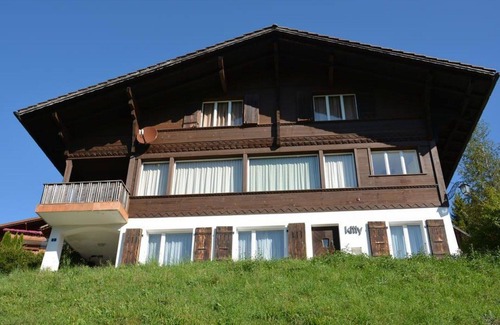Schoenried Apartment | Beautiful apartment for 4 guests with WIFI, TV, balcony and pets allowed
