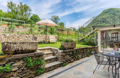 Peglio Apartment | Beautiful apartment for 5 guests with WIFI, TV, patio and pets allowed