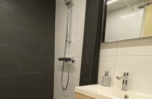 Edam Apartment | Beautiful apartment in historical Edam, 30 min from Amsterdam, 150 m Markermeer