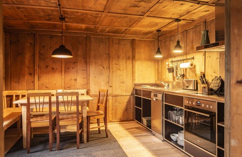 Kauns Villa | Beautiful apartment in villa for 8 people with WIFI and terrace