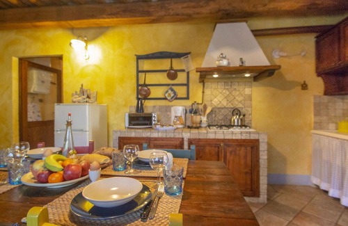 Poggiarello Villa | Beautiful apartment in villa with pool, WIFI, TV, terrace and pets allowed, close to San Gimignano