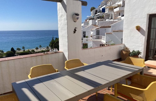 Chimenea Apartment | Beautiful apartment with aircon, large terrace, stunning sea views, shared pool