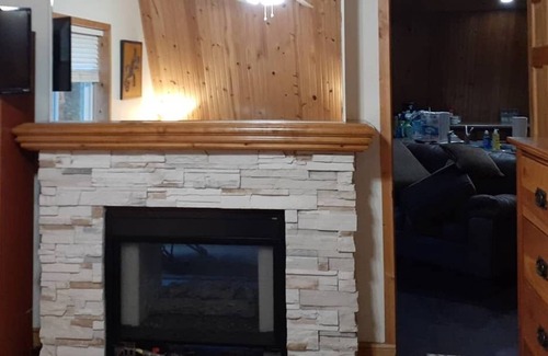 Linn Creek House | Beautiful barn apartment on 3 wooded acres with 300ft of waterfront.