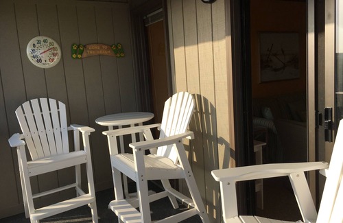 Morehead City Condo | Beautiful Beach Condo with ocean view and 2 Pools!