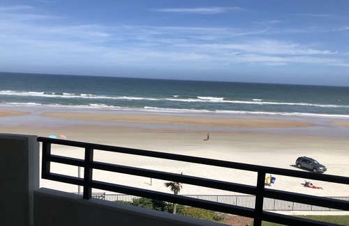 Seabreeze Park Condo | Beautiful Beach front condo awaits YOU !
