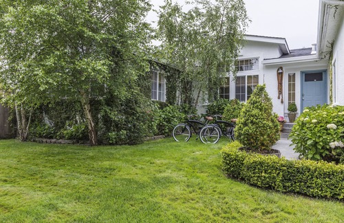 El Granada House | Beautiful Beach House steps from the Beach and Hiking Trails!