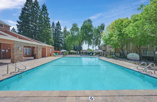 San Ramon Condo | Beautiful, Bright and Airy Fully Furnished Condo in San Ramon, CA