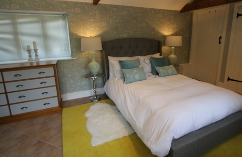 Wickhamford Cottage | Beautiful Cotswolds Cottage set in Large Gardens