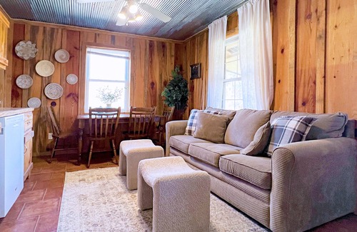 Murfreesboro Cabin | Beautiful Cabin 8 minutes from The Crater of Diamonds