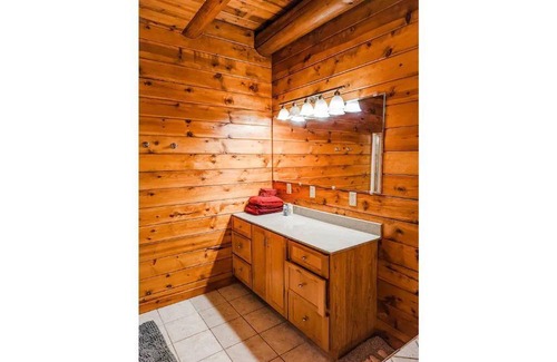 Oakdale Cabin | Beautiful Cabin on a Vineyard