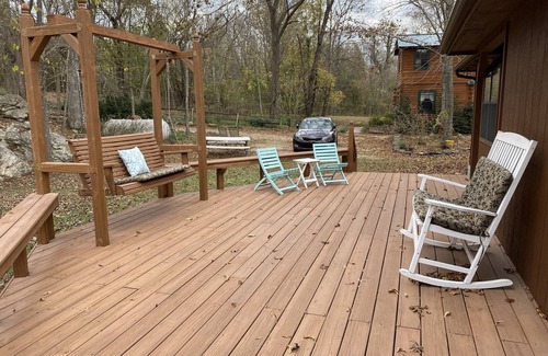 Flippin House | Beautiful Cabin Right on the Banks of the White River - Great View!