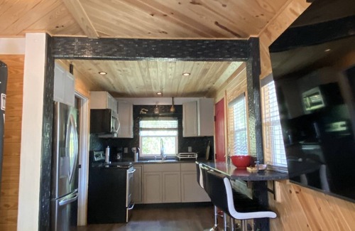 Royal Palms House | Beautiful Cabin Style Studio Surrounded By Nature