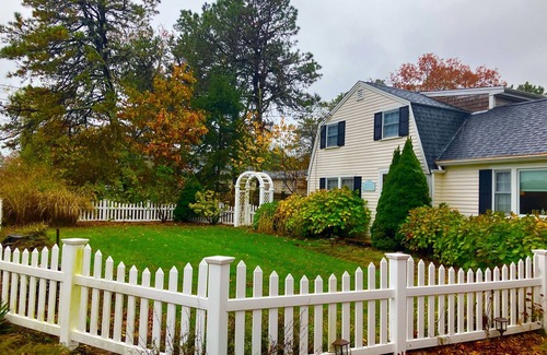 West Hyannisport House | Beautiful Cape House with just a Short Walk to the Beach.