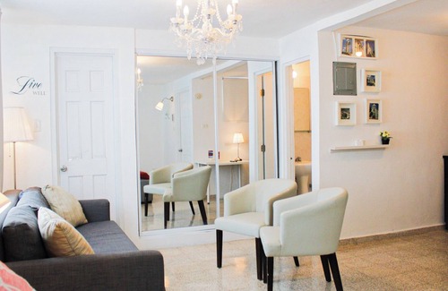 Ponce Centro Apartment | Beautiful Chandeliers, Cozy & Enjoyable Studio - Balcony/REE WIFI - 201