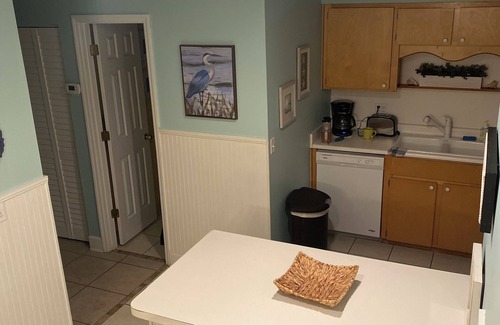 Demere Park House | Beautiful, CLEAN, sunny townhouse in Oceanwalk. Walk to village. Two pools