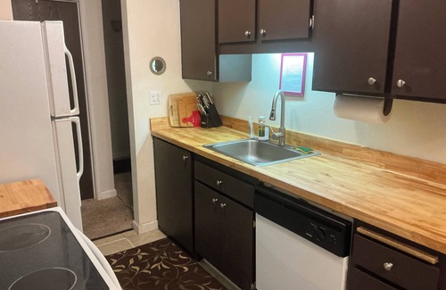 South Lake Tahoe Condo | Beautiful Condo: 500 yards from Gunbarrel Chair, Casinos & Restaurants