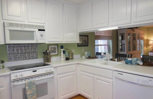 Demere Park Condo | Beautiful condo close to beach & village!