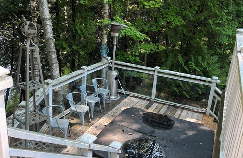 Bala Cottage | Beautiful Cottage on Lake Muskoka w/Hot Tub