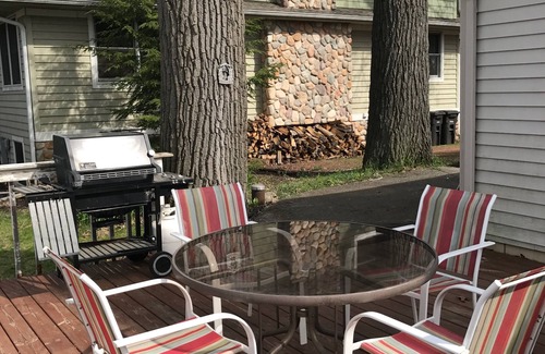Delavan Lake House | Beautiful Cozy Cottage in Assembly Park.