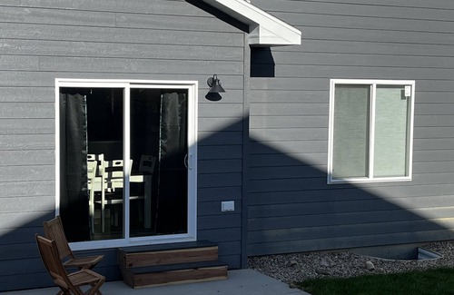 Rapid City House | Beautiful, custom built home. Convenient location!