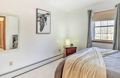 Tunkhannock Township House | Beautiful Effort Escape w/ Private Hot Tub!