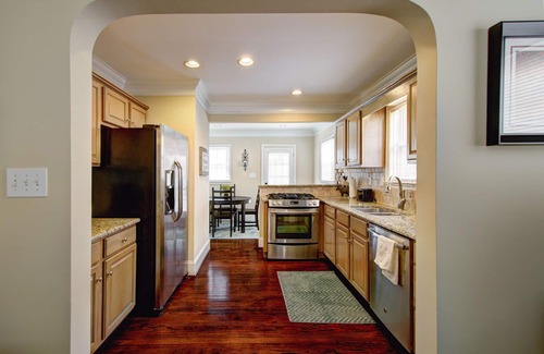 Charlotte House | Beautiful Elizabeth Bungalow