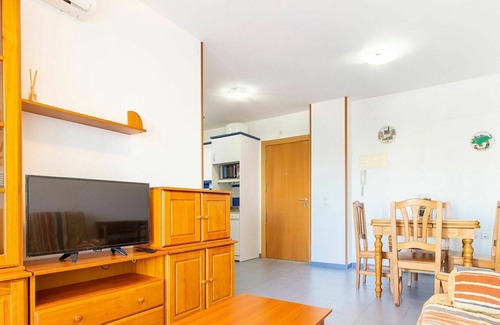 Oropesa del Mar Apartment | Beautiful apartment for 4 people with WIFI, A/C, pool, TV, terrace, pets allowed and parking