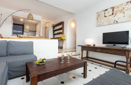 Pals Apartment | Beautiful apartment for 4 people with WIFI, pool, TV, terrace and parking