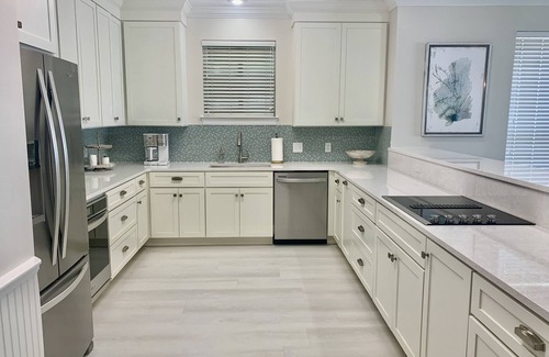 Silver Sands Beach Villa | Beautiful Family Beachfront Home