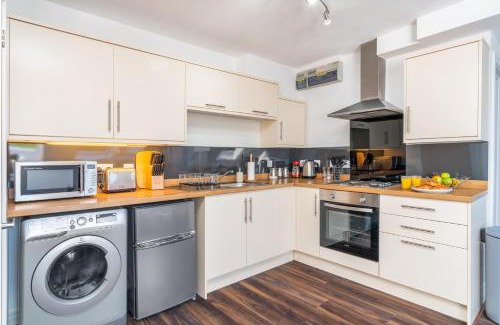 Andover Apartment | Beautiful Flat Town Centre 55 inch Smart TV + Netflix