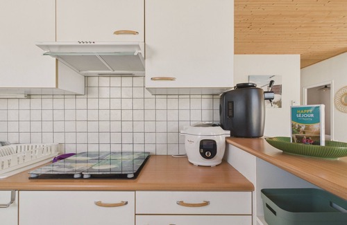 Saint-Hilaire-de-Riez Ski Chalet | Beautiful House with Outdoor Space for 6