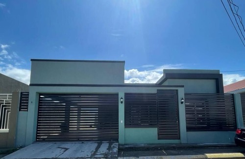 Sector 3 House | Beautiful gated community family House/Jacuzzi