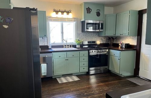 Harrison House | Beautiful historic home near downtown Harrison, AR. Close to Buffalo River.