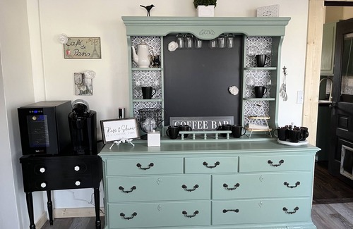 Harrison House | Beautiful historic home near downtown Harrison, AR. Close to Buffalo River.