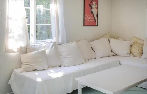 Anholt House | Beautiful Home In Anholt With Kitchen