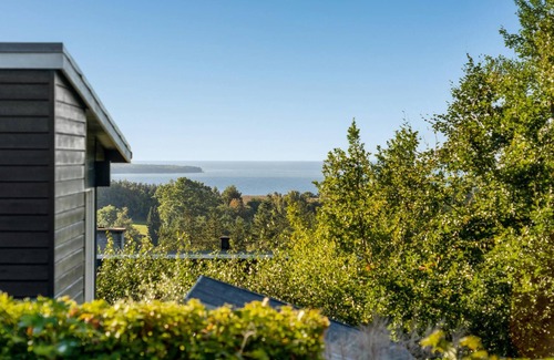 Femmøller House | Beautiful home in Ebeltoft with kitchen
