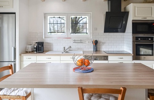 Issendolus House | Beautiful home in Issendolus with WiFi