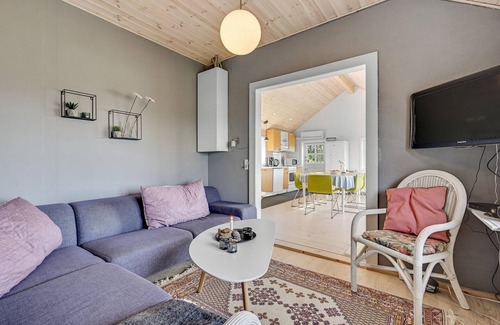 Fejrup House | Beautiful home in Knebel with WiFi