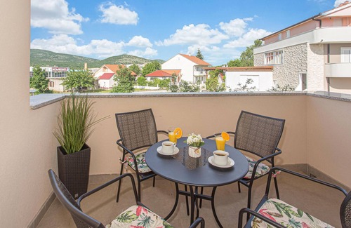 Dicmo House | Beautiful home in Kraj with WiFi