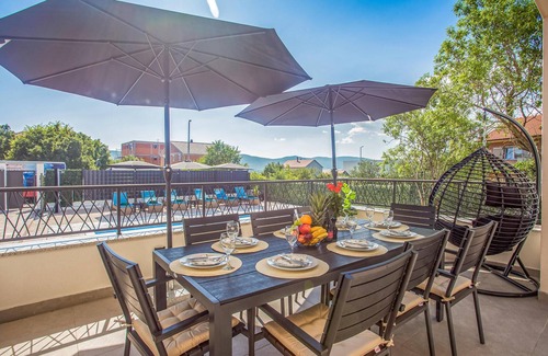 Dicmo House | Beautiful home in Kraj with WiFi