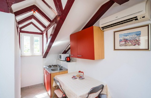 Slano House | Beautiful home in Slano with WiFi