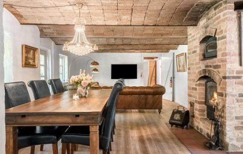 Husby House | Beautiful Home In Ulfborg With Wifi