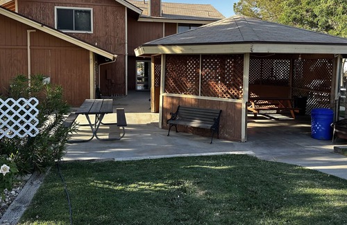 Victorville House | Beautiful home minutes from Victorville city center!