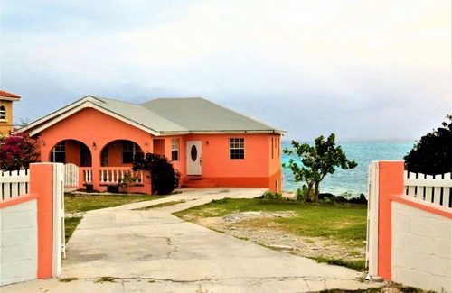 Cockburn Town House | Beautiful Home Over Looking The Atlantic Ocean and the Beautiful TCI Cays