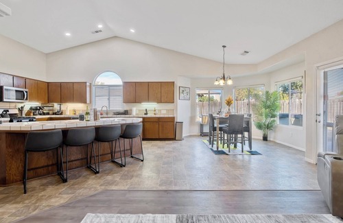 Visalia House | Beautiful Home Sequoia Park w/Office Pet Friendly