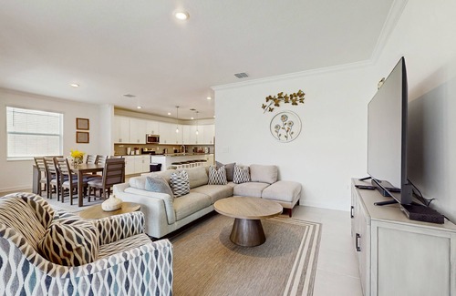 Four Corners House | Beautiful home with private pool and space for the whole family