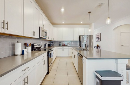Four Corners House | Beautiful home with private pool and space for the whole family