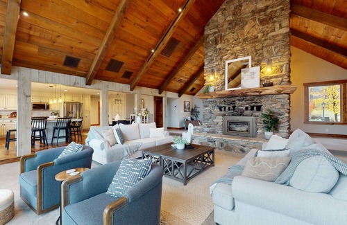 North Fork House | Beautiful home with playground, pond, foosball, & stainless steel appliances