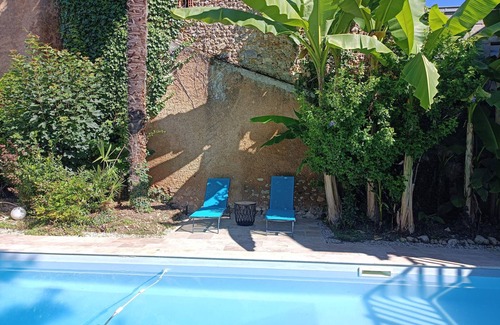 Vergt House | Beautiful house for 8 people, heated pool May to September, sauna, garden.